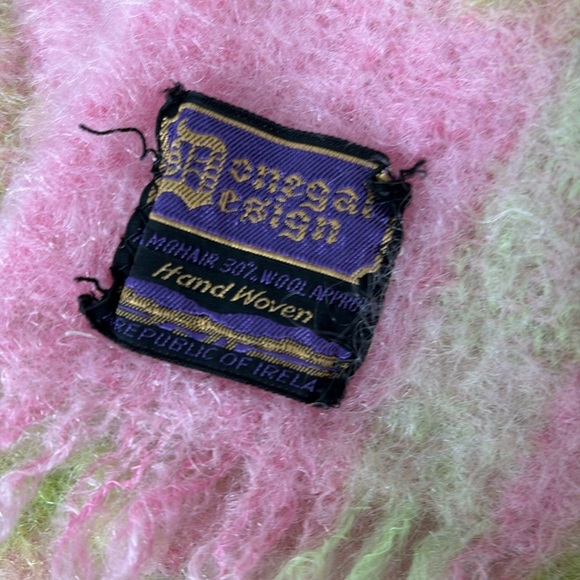 Donegal Design Hand Woven Mohair Throw - Picture 7 of 7